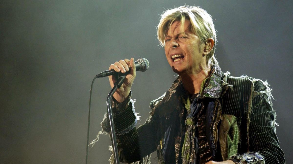 Práva na dílo Davida Bowieho koupila Warner Chappell Music